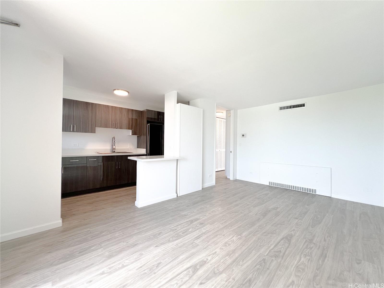 East Lake Apts condo # 606, Honolulu, Hawaii - photo 4 of 20