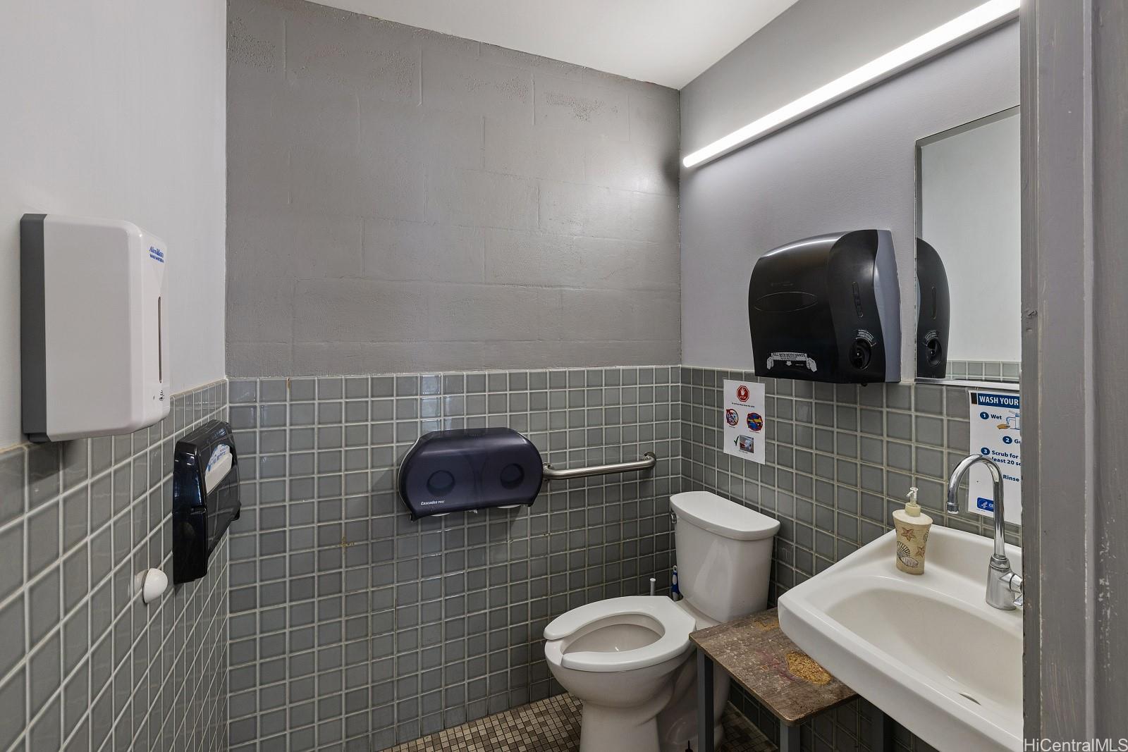 1079-1085 S Beretania St Honolulu Oahu commercial real estate photo12 of 18