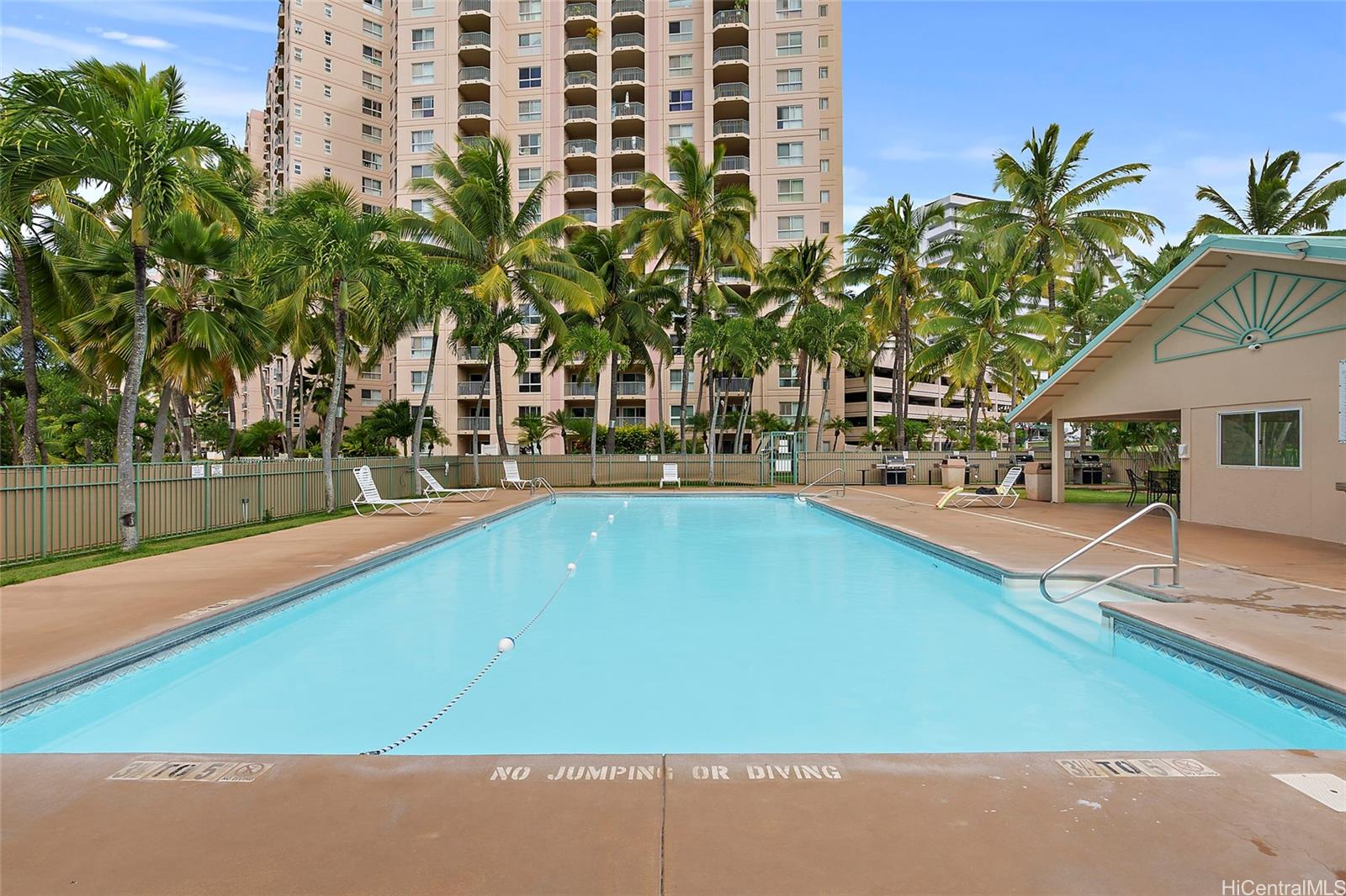 Country Club Village 2 condo # 403, Honolulu, Hawaii - photo 14 of 18