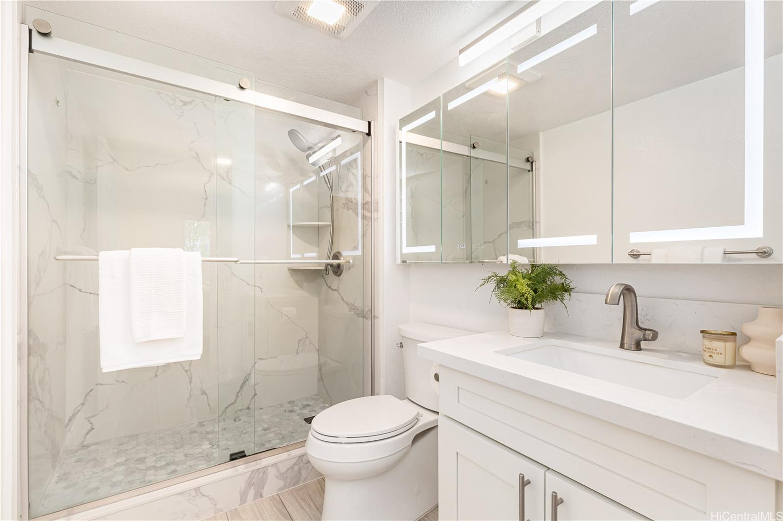 Country Club Village 2 condo # 406, Honolulu, Hawaii - photo 18 of 25