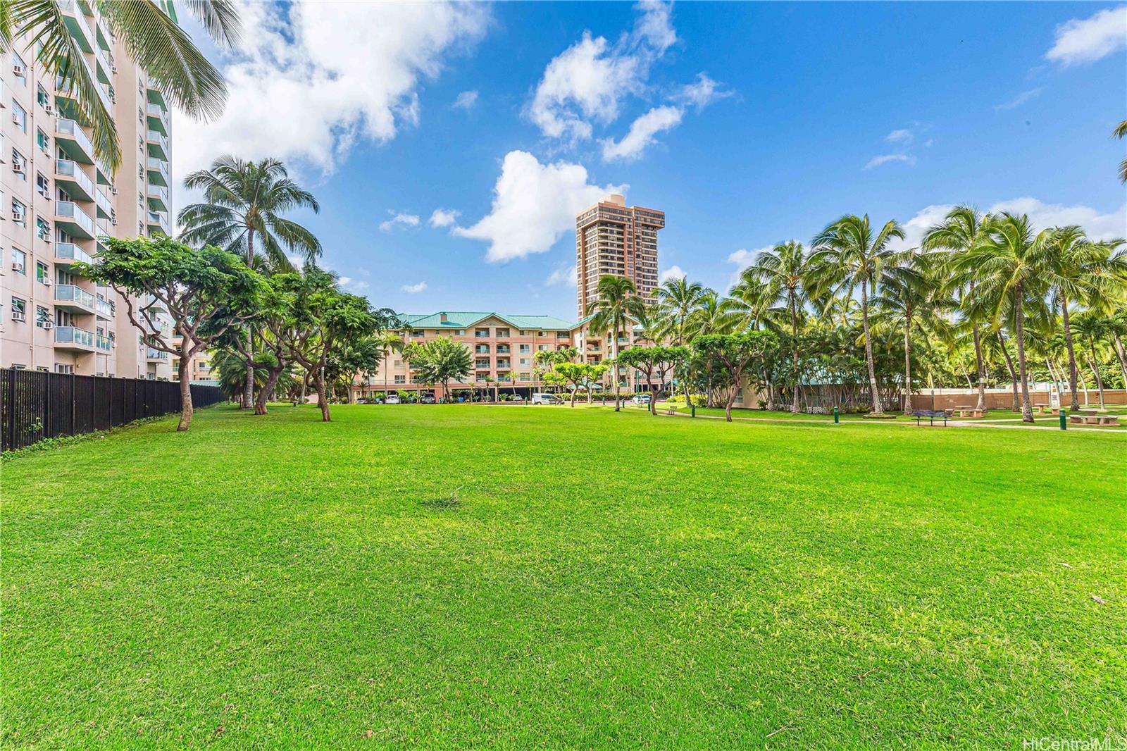 Country Club Village 2 condo # 406, Honolulu, Hawaii - photo 24 of 25