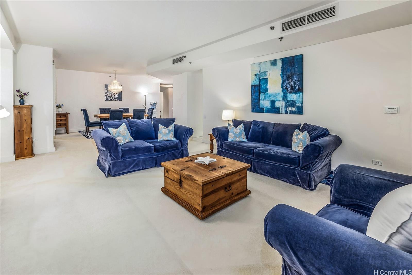 Queen Victoria Residences condo # 303, Honolulu, Hawaii - photo 2 of 21