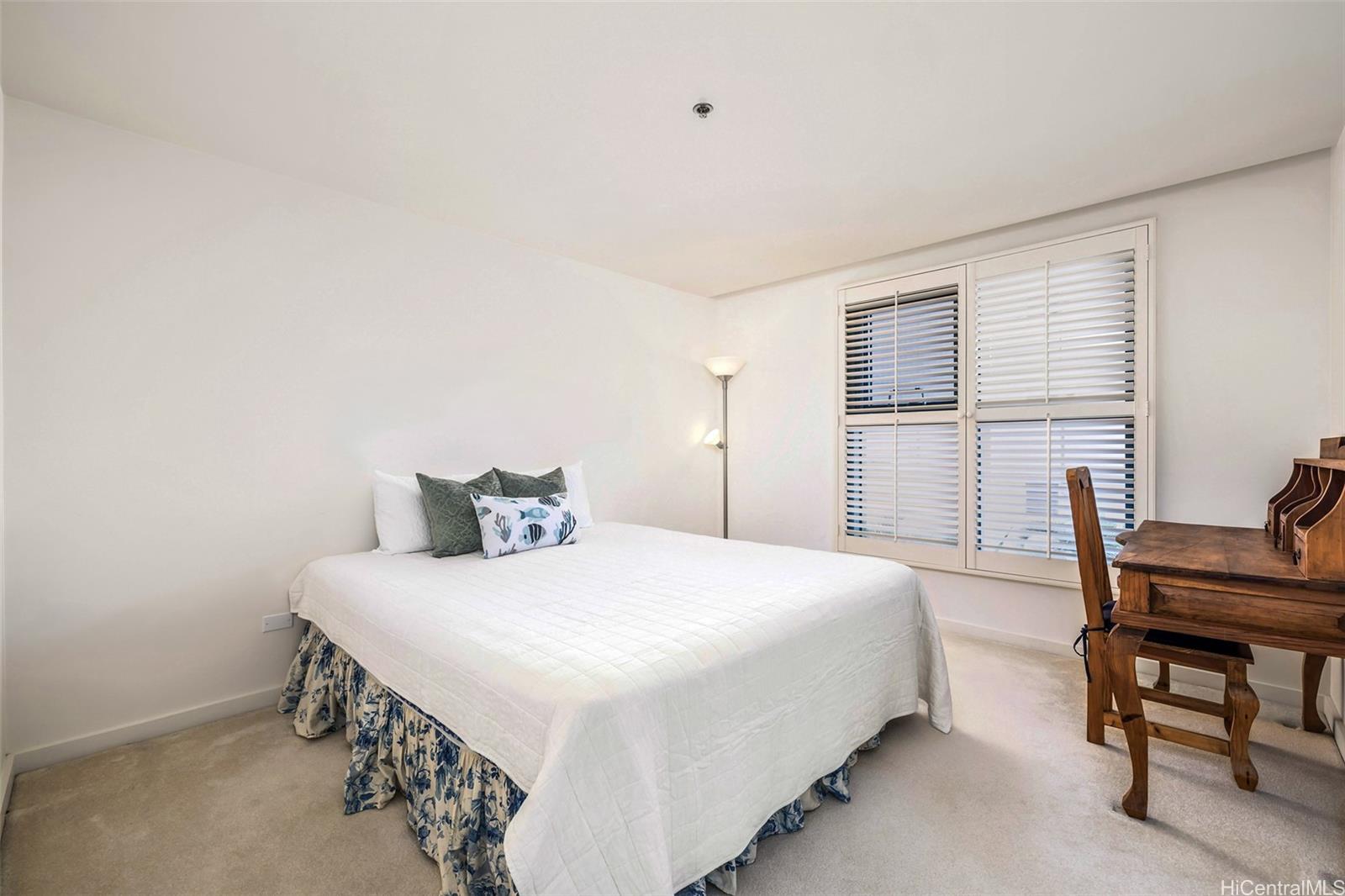 Queen Victoria Residences condo # 303, Honolulu, Hawaii - photo 11 of 21