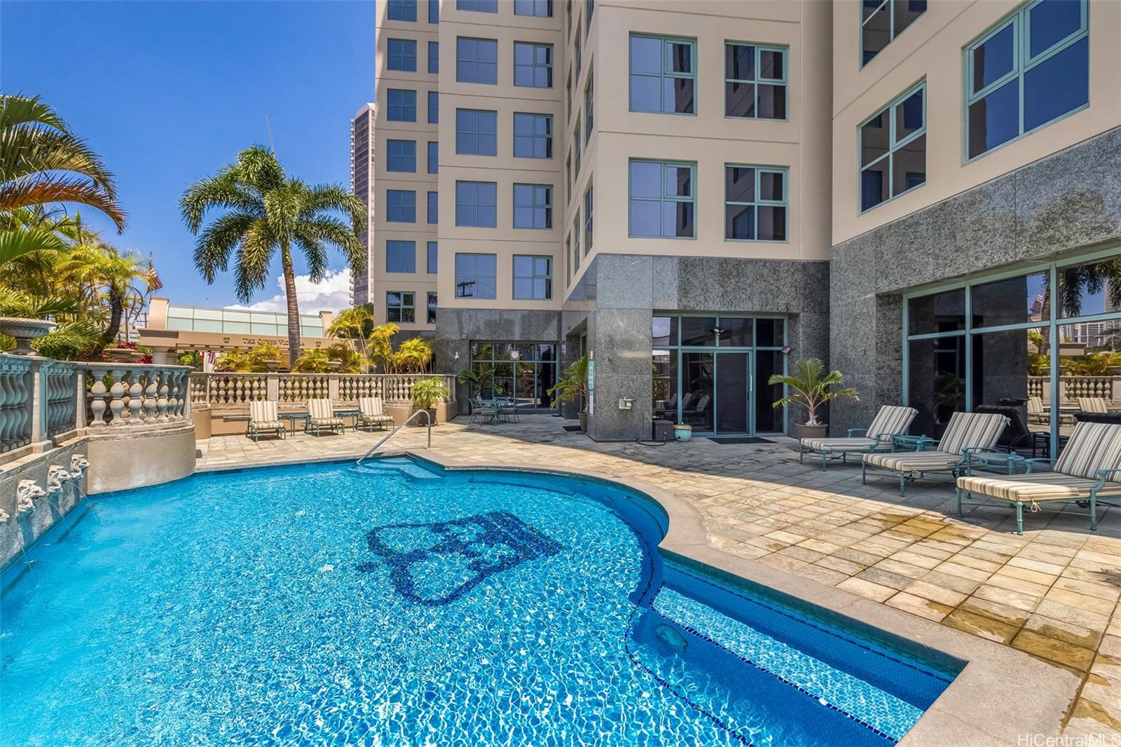 Queen Victoria Residences condo # 303, Honolulu, Hawaii - photo 17 of 21