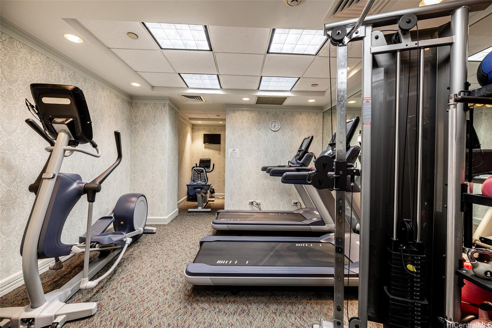 Queen Victoria Residences condo # 303, Honolulu, Hawaii - photo 20 of 21