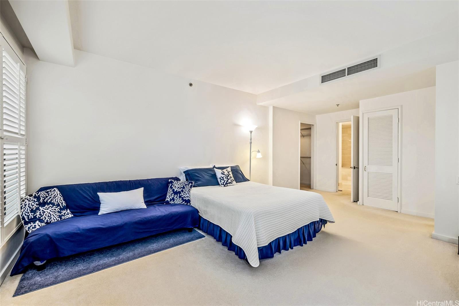 Queen Victoria Residences condo # 303, Honolulu, Hawaii - photo 7 of 21