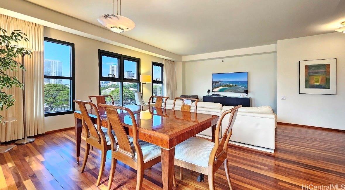 Queen Victoria Residences condo # 502, Honolulu, Hawaii - photo 3 of 25