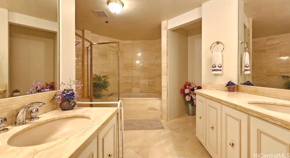 Queen Victoria Residences condo # 502, Honolulu, Hawaii - photo 9 of 25