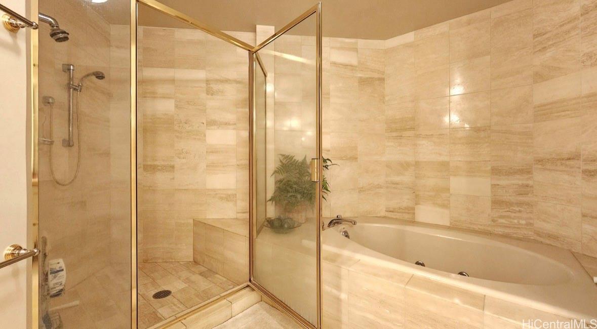 Queen Victoria Residences condo # 502, Honolulu, Hawaii - photo 10 of 25