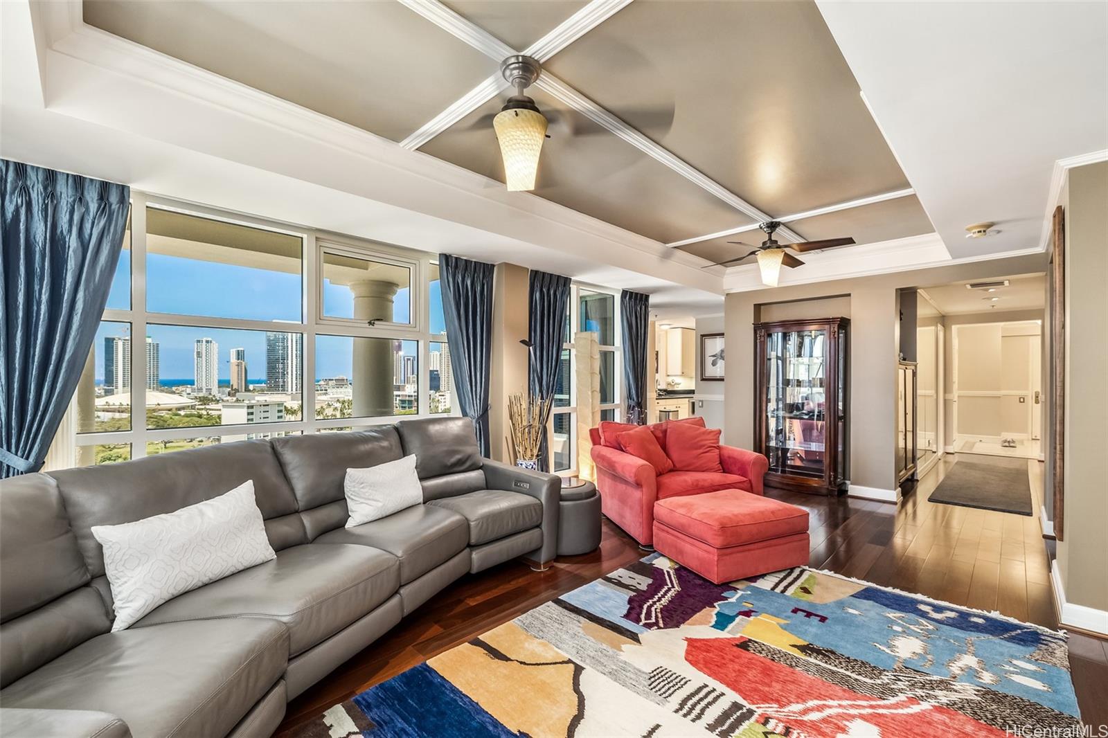 Queen Victoria Residences condo # PH 3, Honolulu, Hawaii - photo 2 of 22