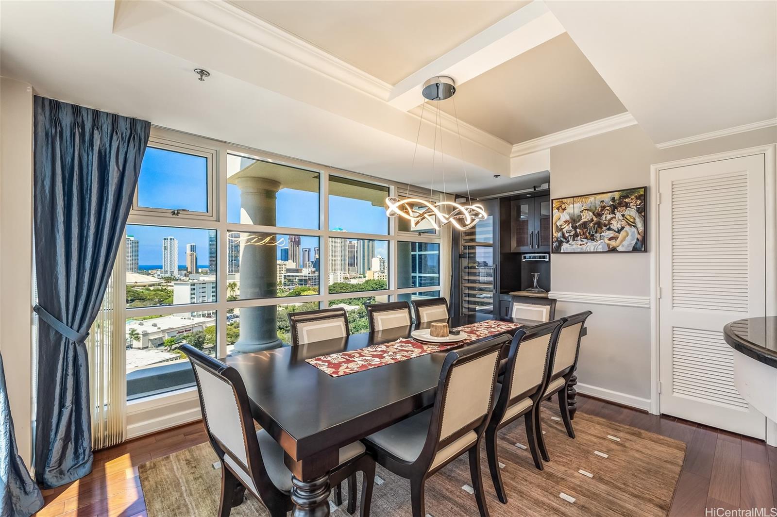 Queen Victoria Residences condo # PH 3, Honolulu, Hawaii - photo 6 of 22