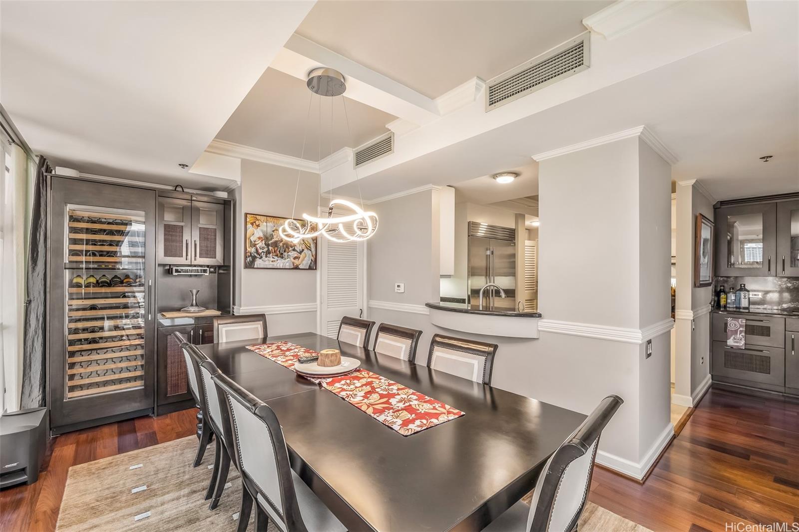 Queen Victoria Residences condo # PH 3, Honolulu, Hawaii - photo 7 of 22