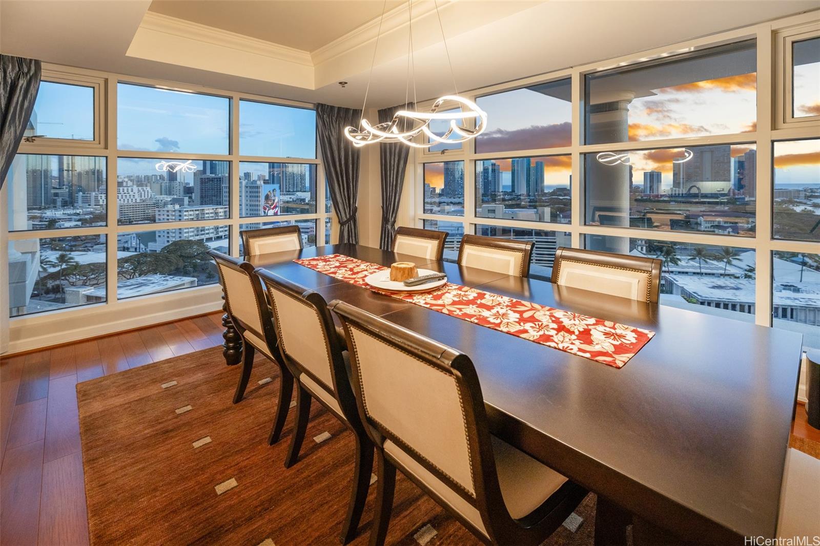 Queen Victoria Residences condo # PH 3, Honolulu, Hawaii - photo 8 of 22