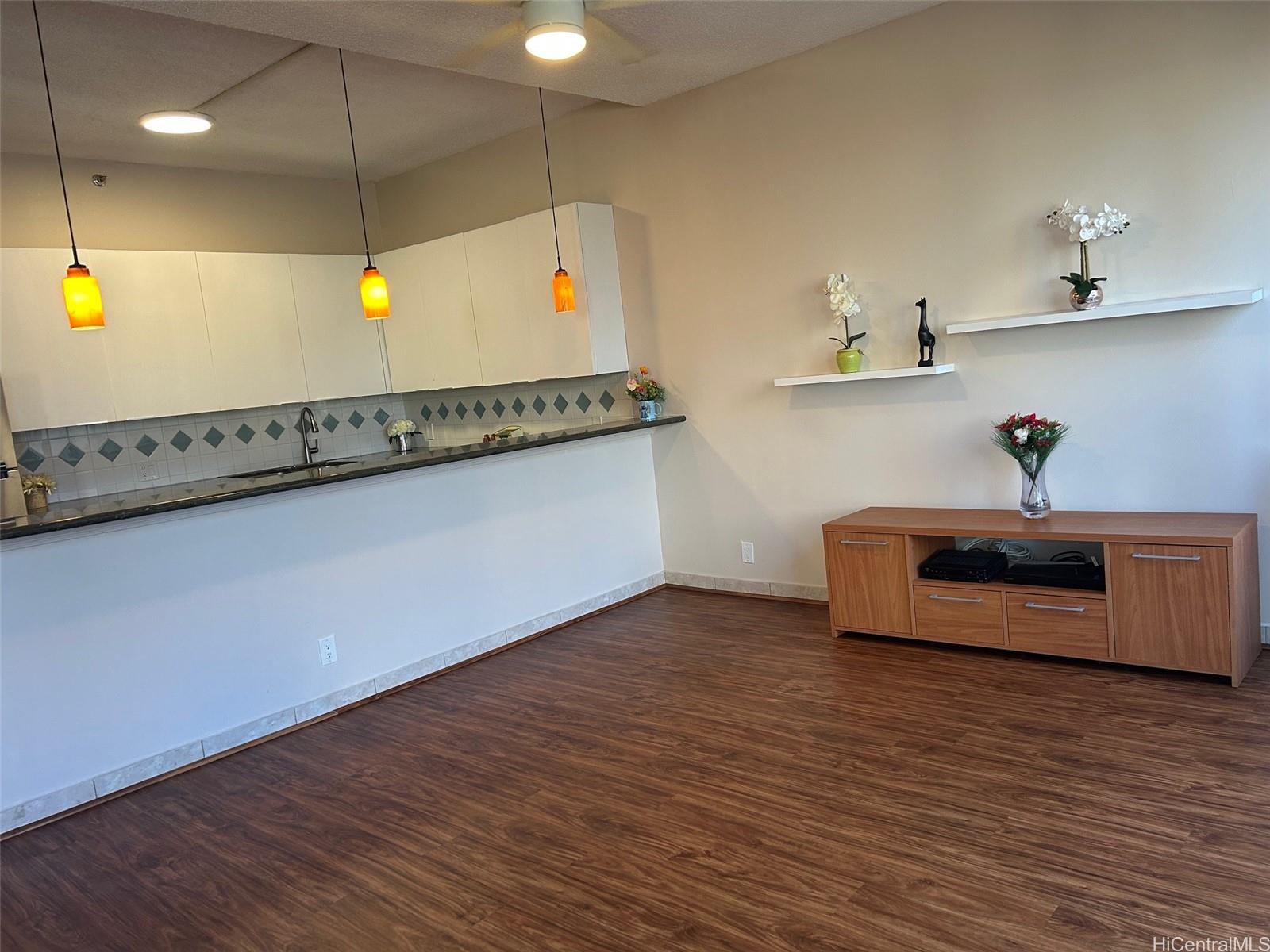 Executive Centre condo # 1124, Honolulu, Hawaii - photo 3 of 7