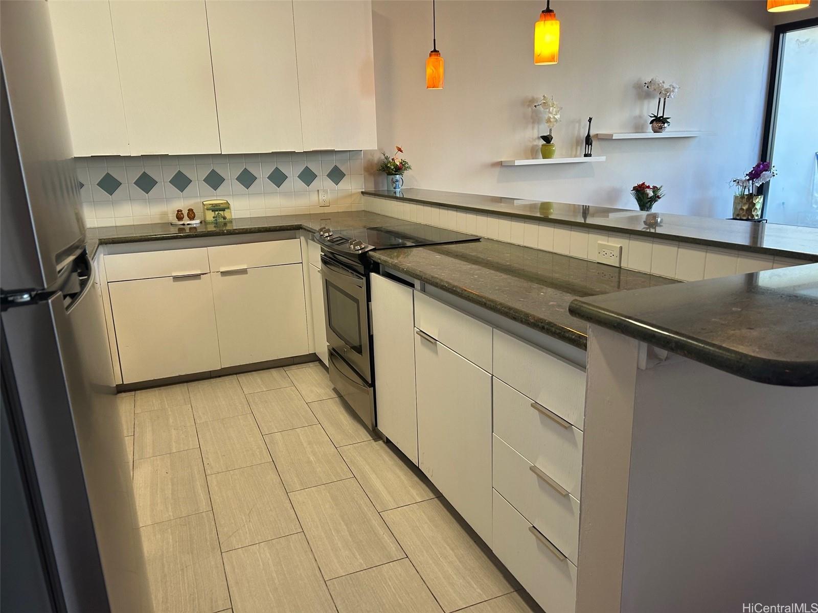 Executive Centre condo # 1124, Honolulu, Hawaii - photo 4 of 7