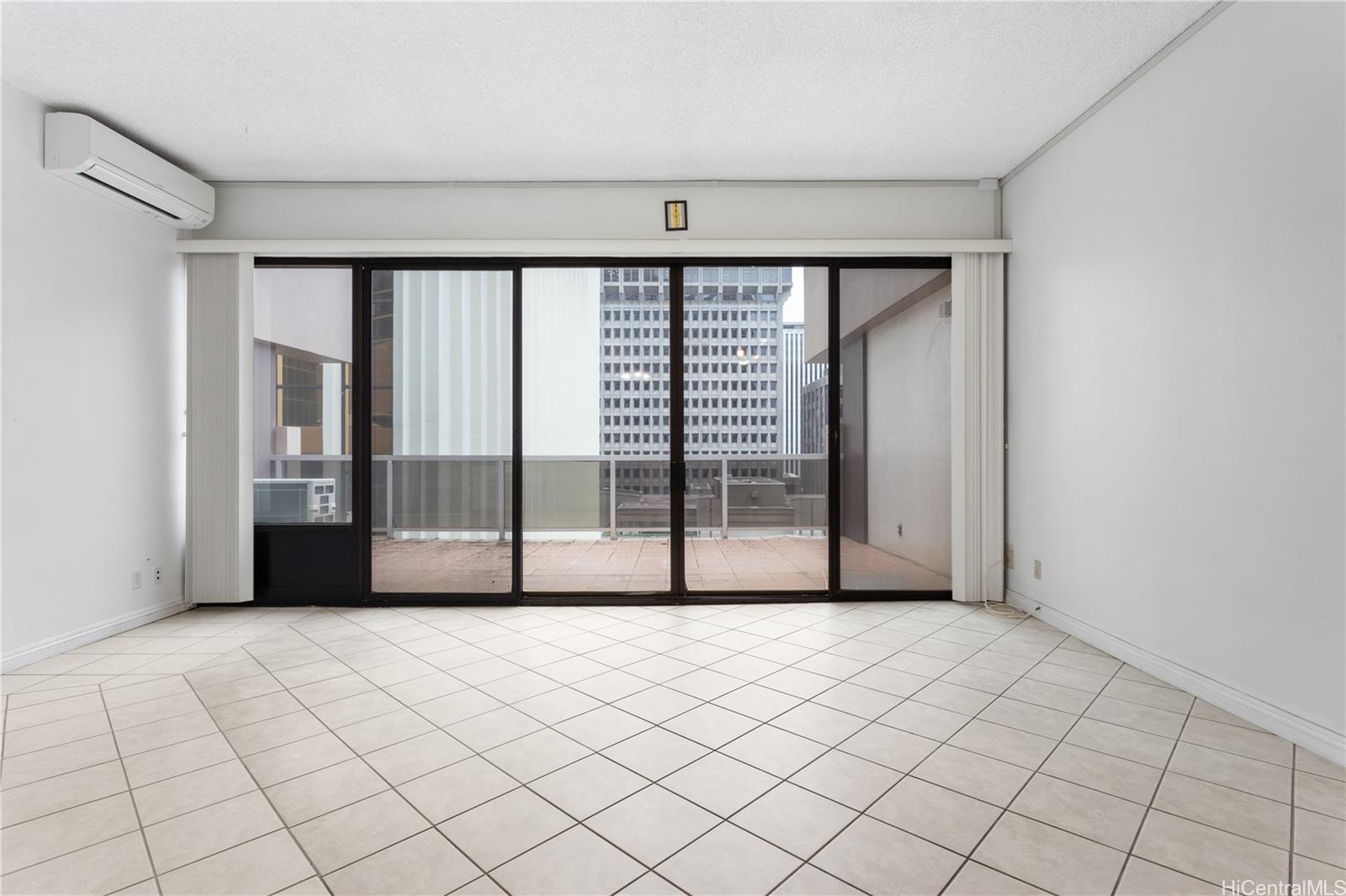 Executive Centre condo # 1126, Honolulu, Hawaii - photo 7 of 22