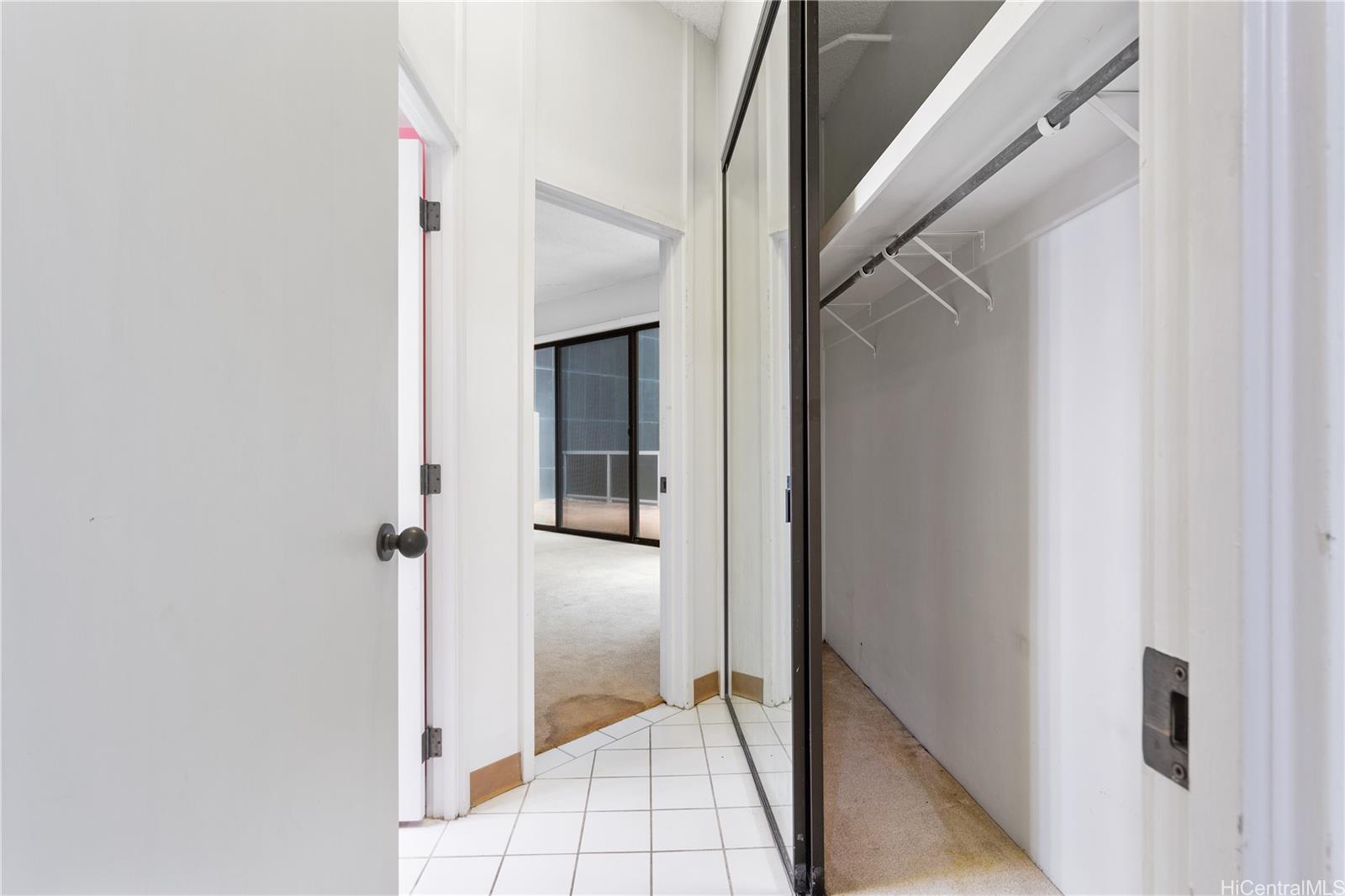 Executive Centre condo # 1126, Honolulu, Hawaii - photo 9 of 22