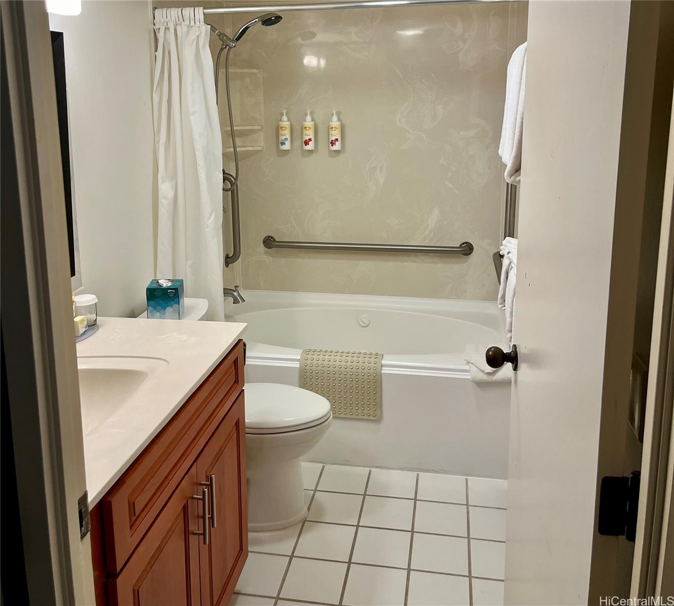 Executive Centre condo # 1501, Honolulu, Hawaii - photo 5 of 8