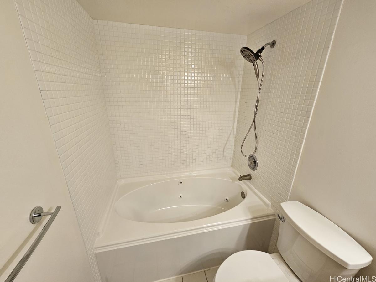 1088 Bishop St Honolulu - Rental - photo 11 of 12