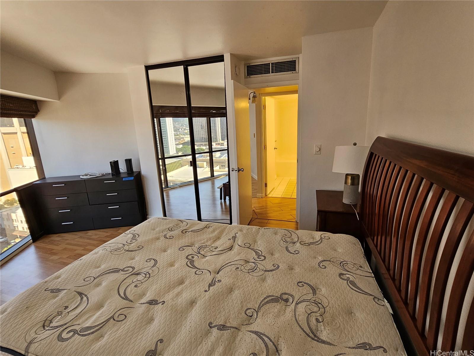 1088 Bishop St Honolulu - Rental - photo 5 of 12