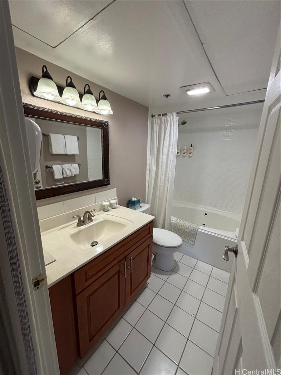 Executive Centre condo # 1607, Honolulu, Hawaii - photo 6 of 10