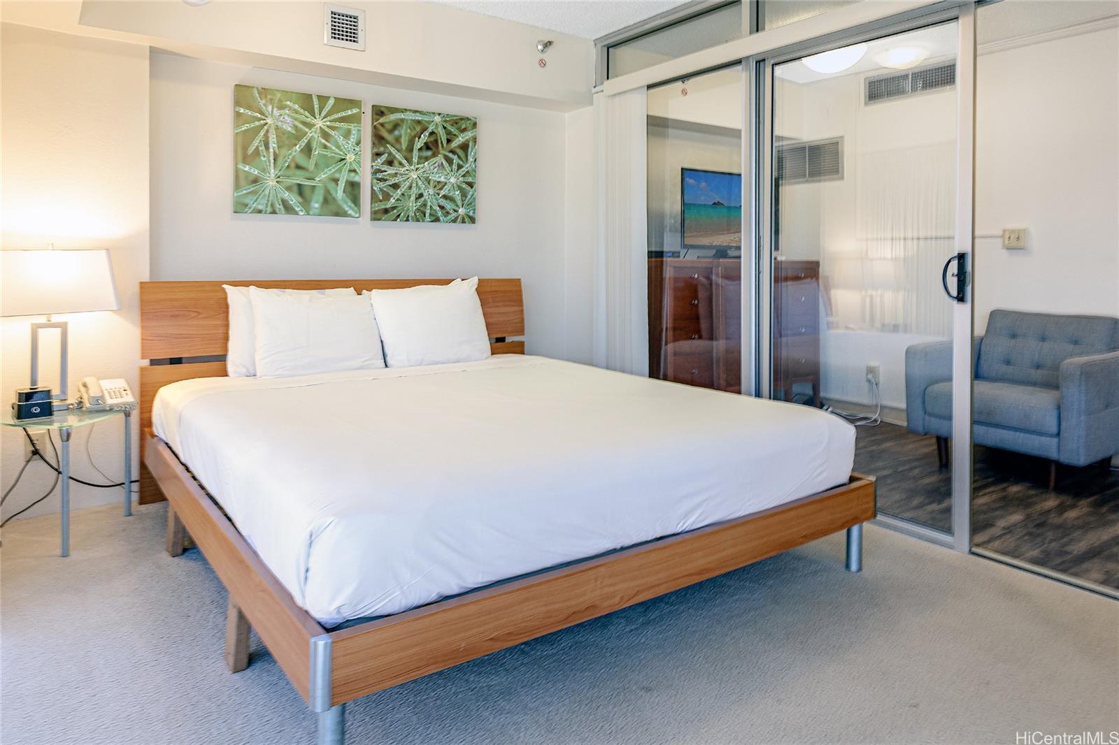 Executive Centre condo # 2001, Honolulu, Hawaii - photo 4 of 15