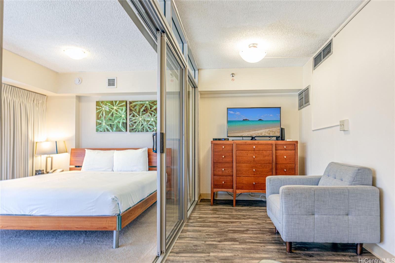 Executive Centre condo # 2001, Honolulu, Hawaii - photo 6 of 15