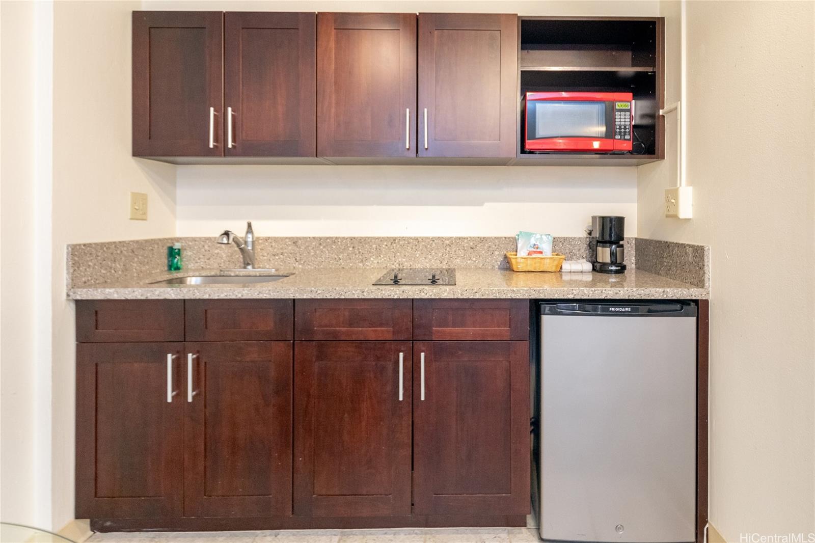 Executive Centre condo # 2001, Honolulu, Hawaii - photo 8 of 17