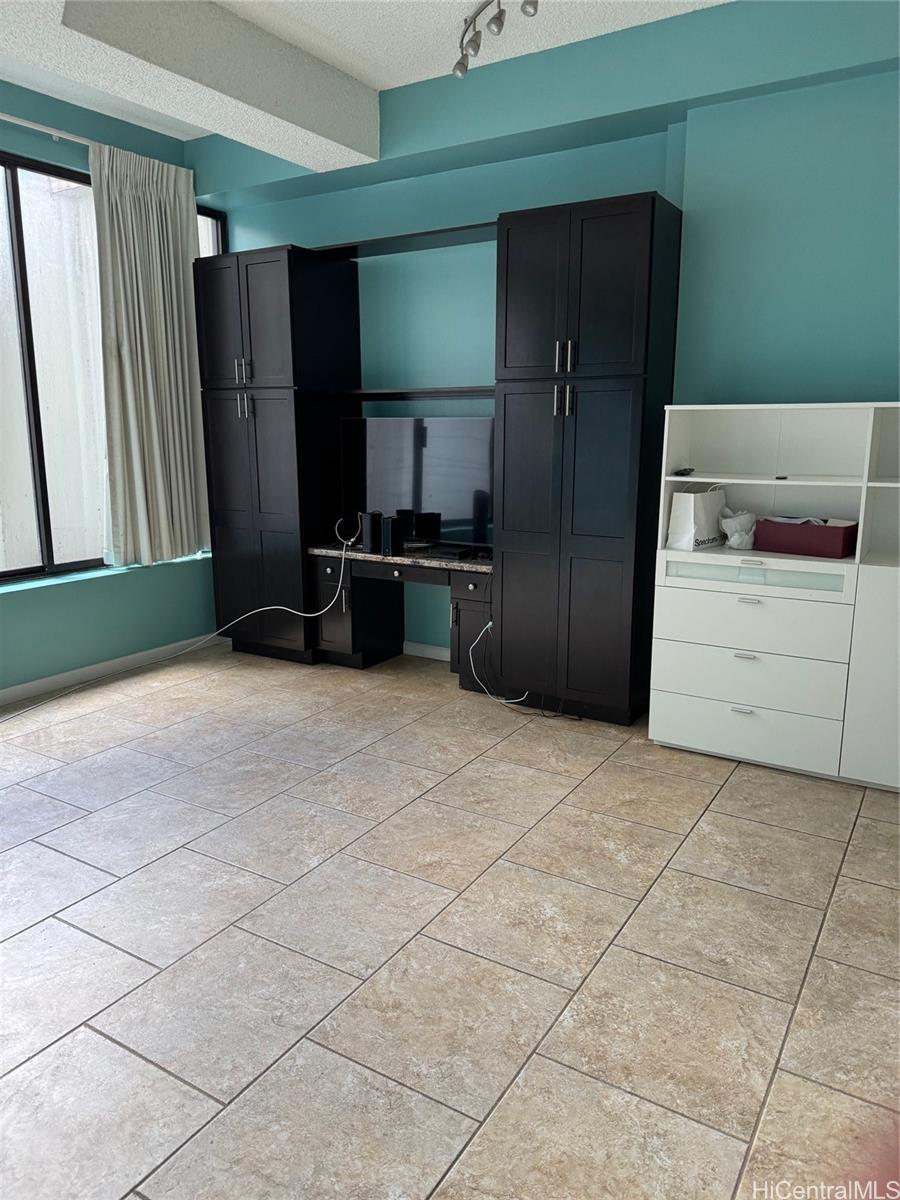 Executive Centre condo # 203, Honolulu, Hawaii - photo 19 of 25