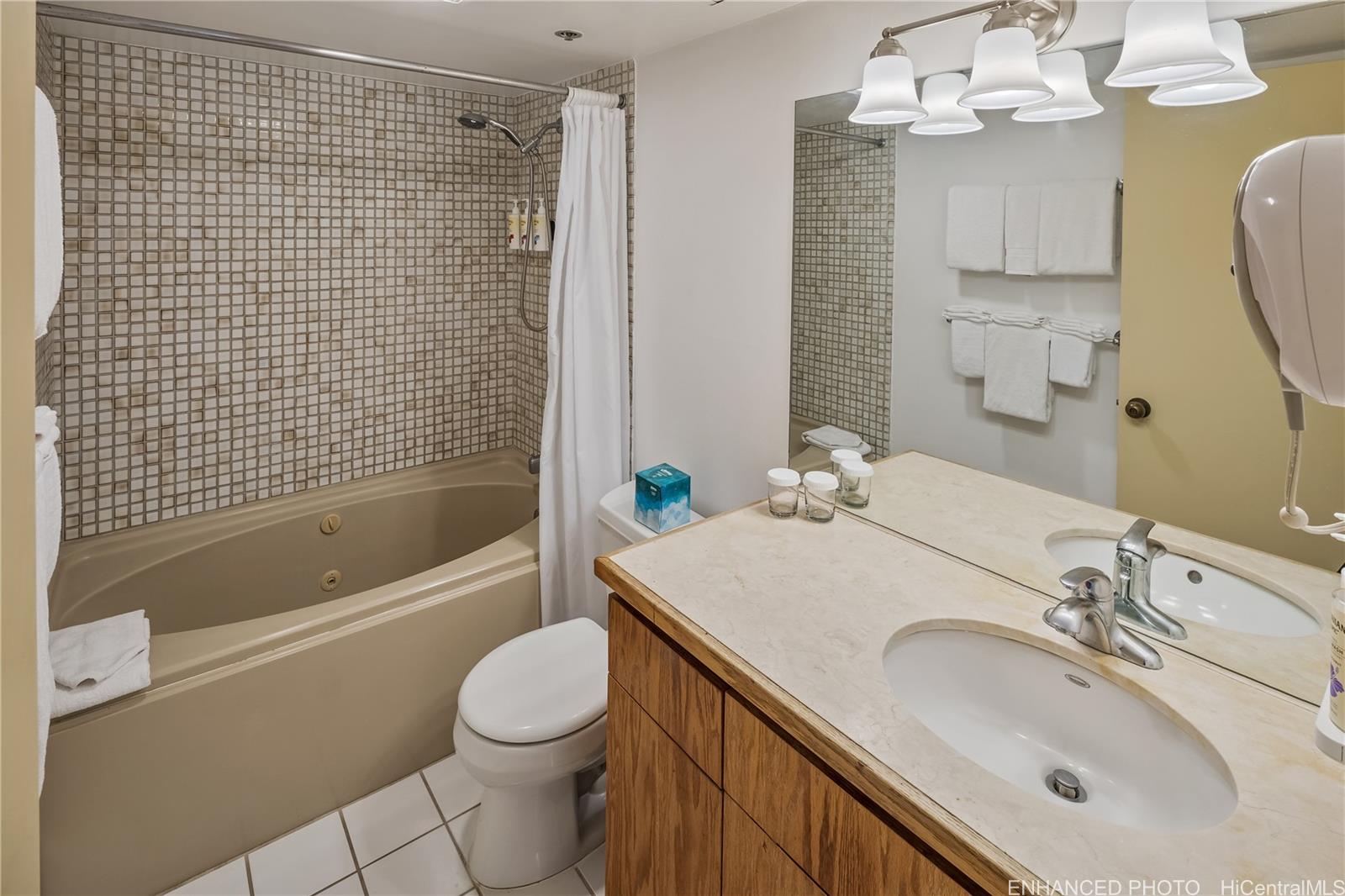 Executive Centre condo # 2110, Honolulu, Hawaii - photo 11 of 18