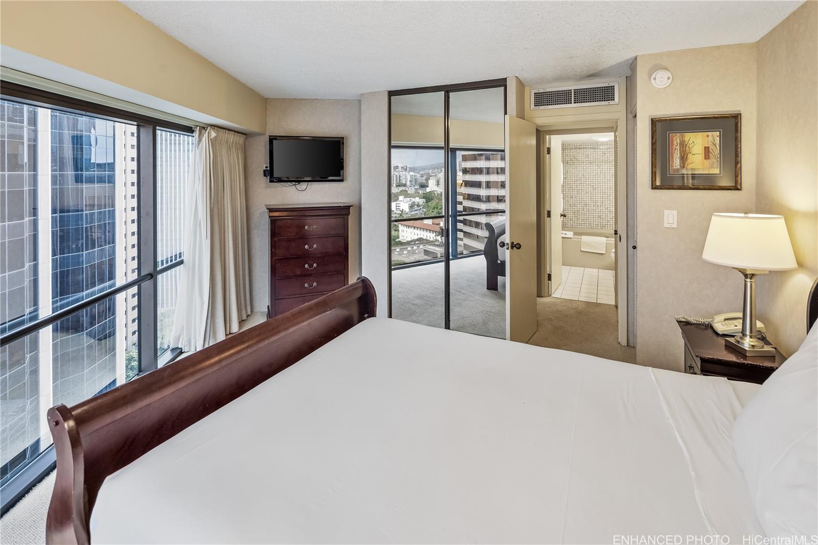 Executive Centre condo # 2110, Honolulu, Hawaii - photo 3 of 18