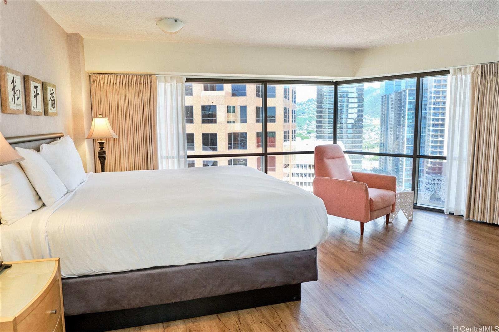 Executive Centre condo # 2712, Honolulu, Hawaii - photo 3 of 12