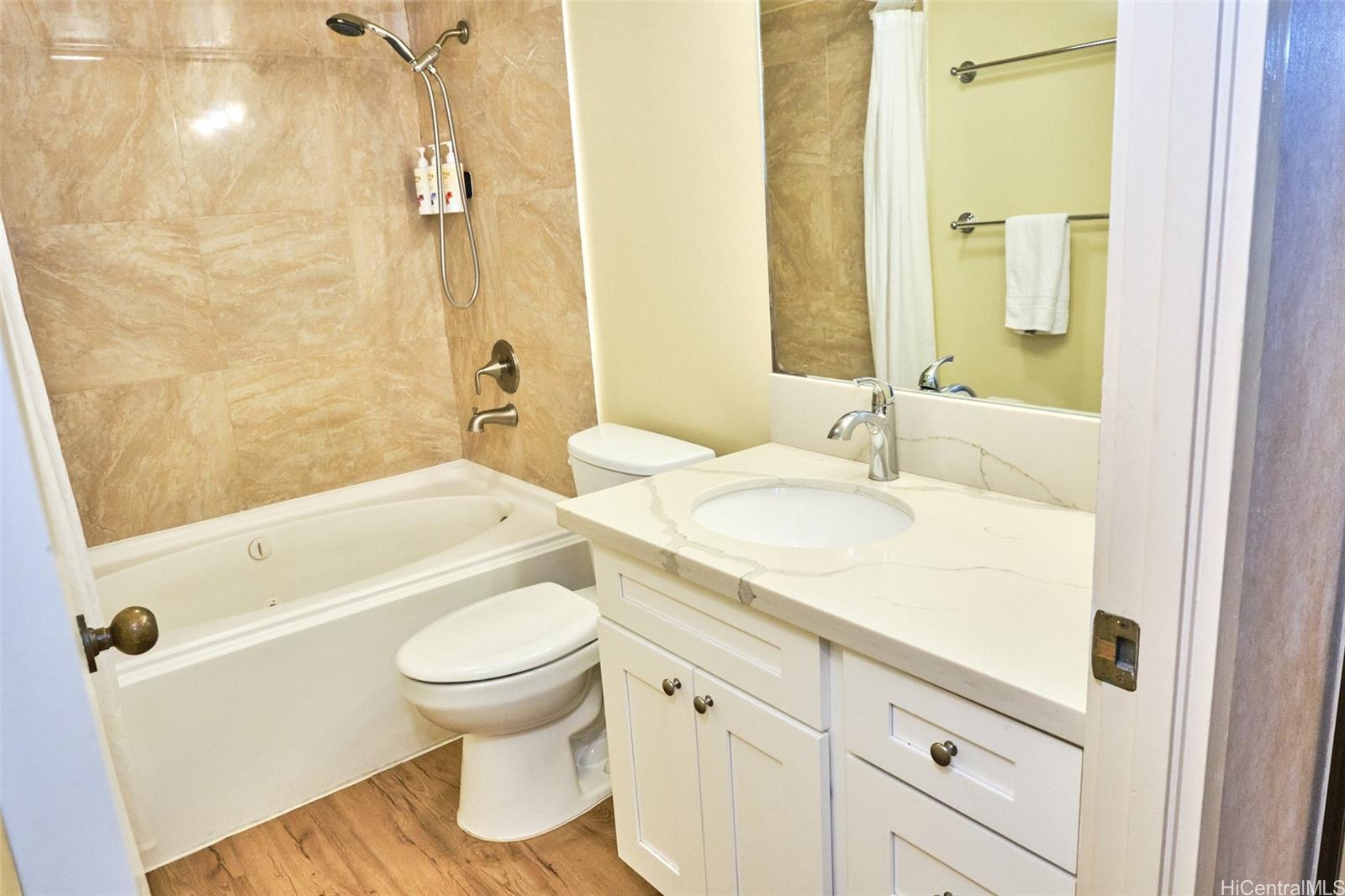 Executive Centre condo # 2712, Honolulu, Hawaii - photo 4 of 12