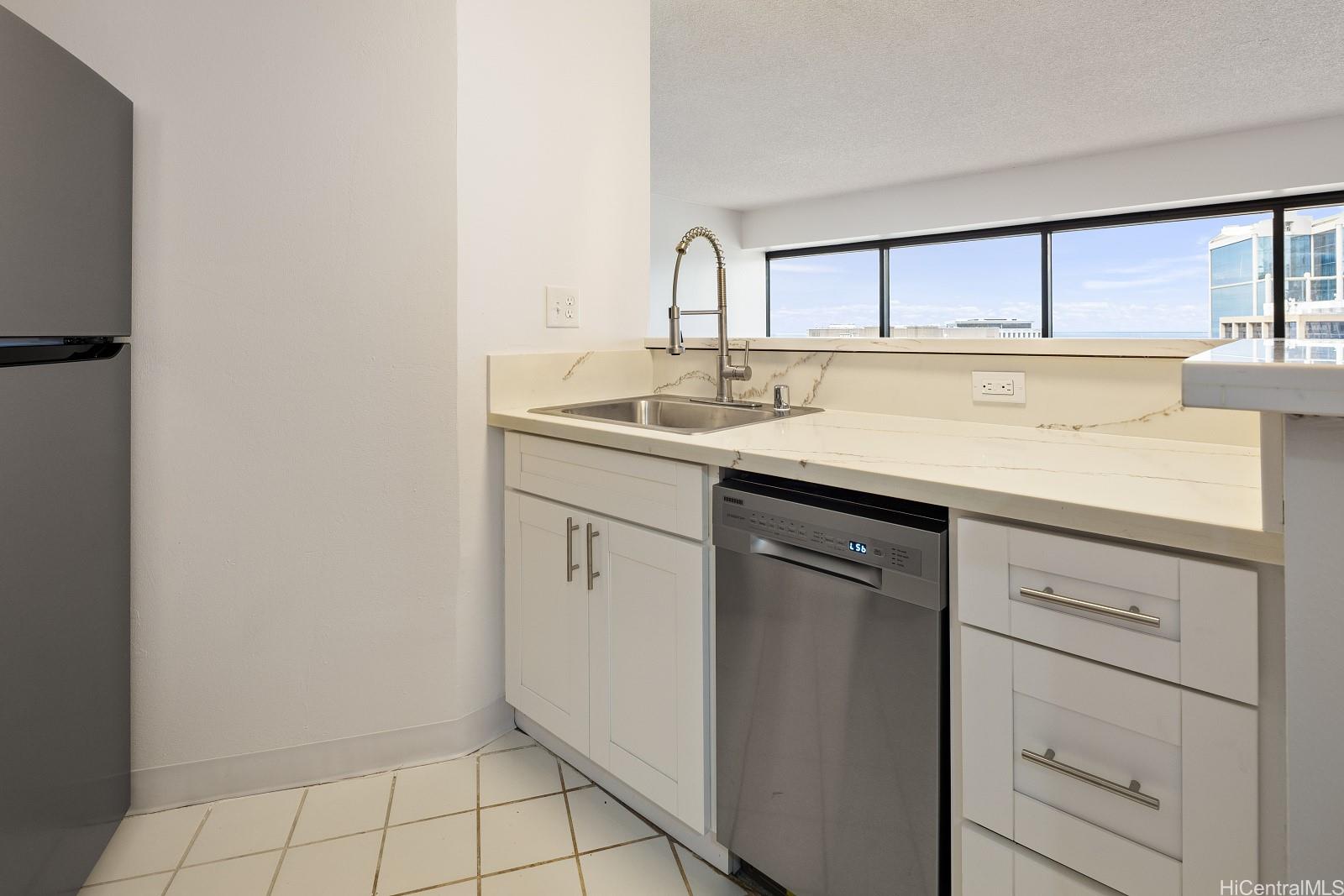 Executive Centre condo # 2906, Honolulu, Hawaii - photo 5 of 23