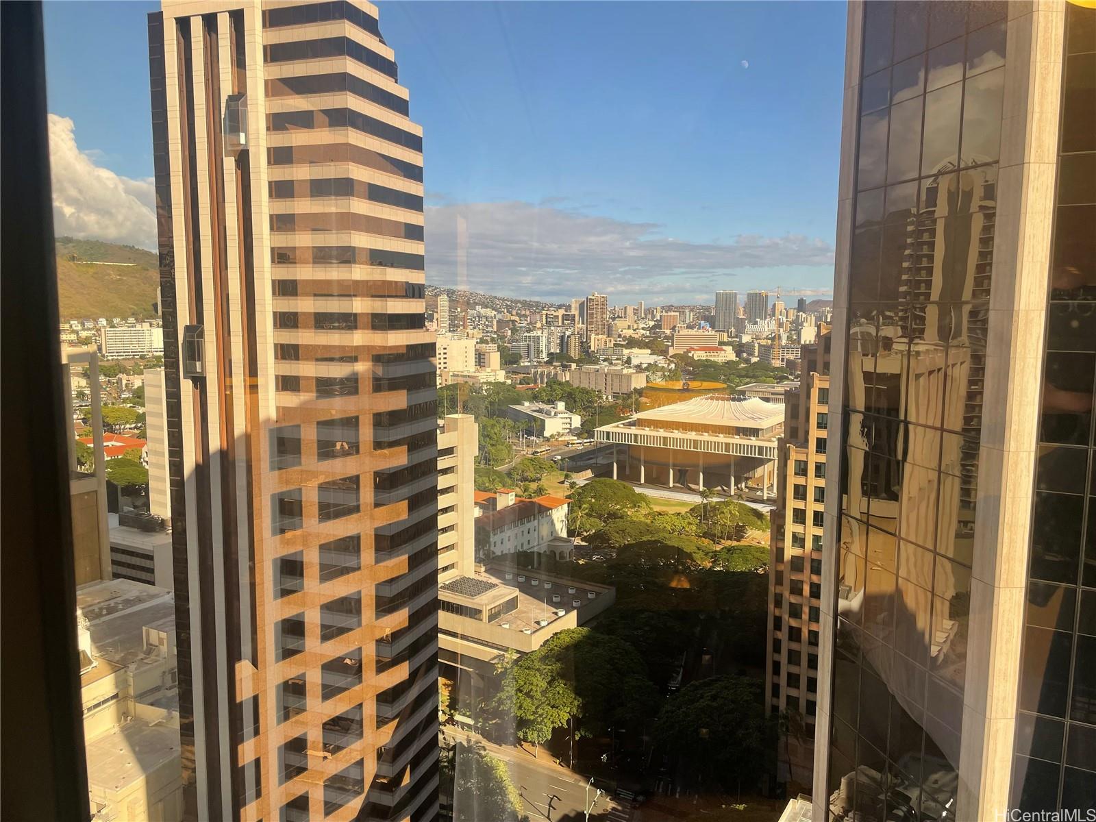 Executive Centre condo # 3110, Honolulu, Hawaii - photo 16 of 18