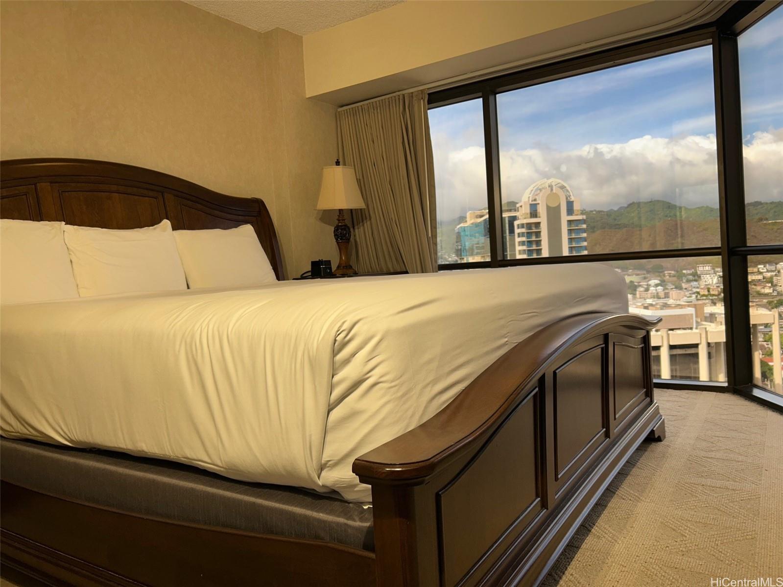 Executive Centre condo # 3510, Honolulu, Hawaii - photo 6 of 15