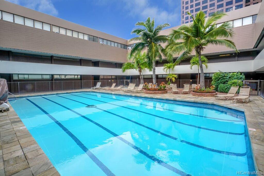 Executive Centre condo # 401, Honolulu, Hawaii - photo 16 of 17