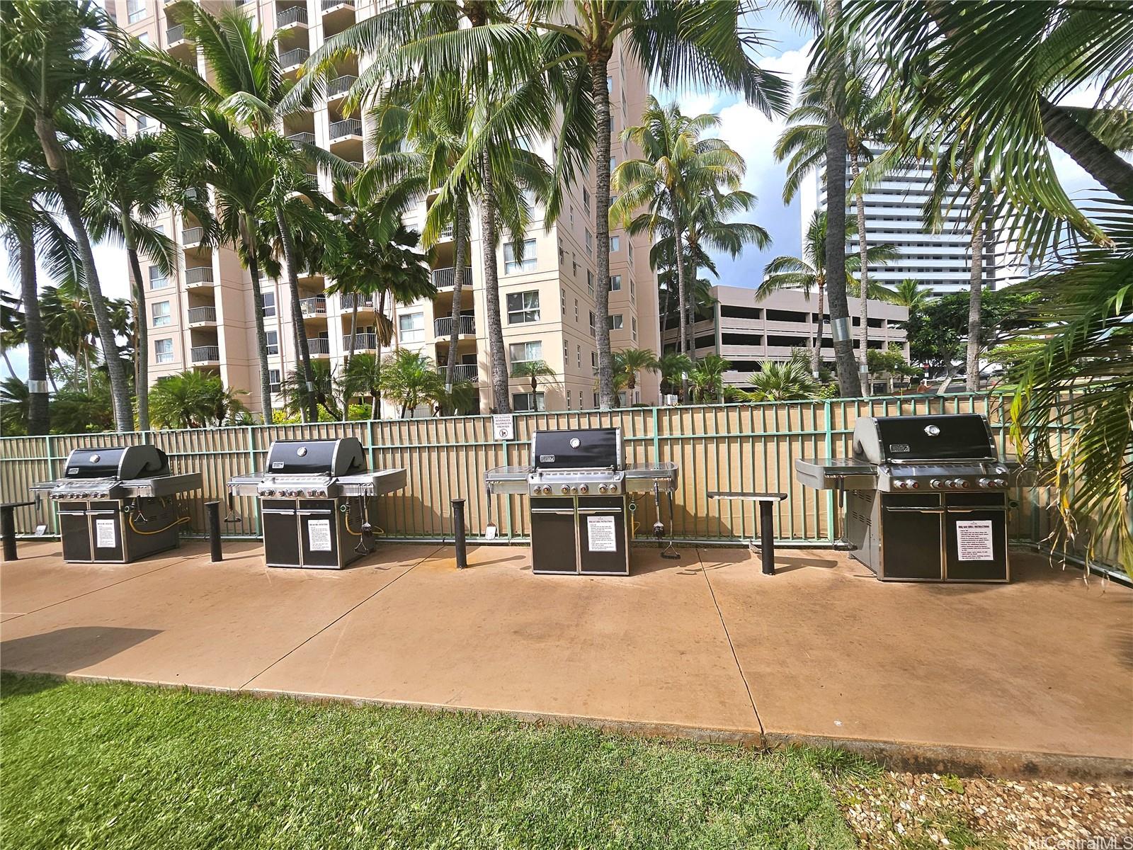 Country Club Village 3 condo # 316, Honolulu, Hawaii - photo 24 of 25