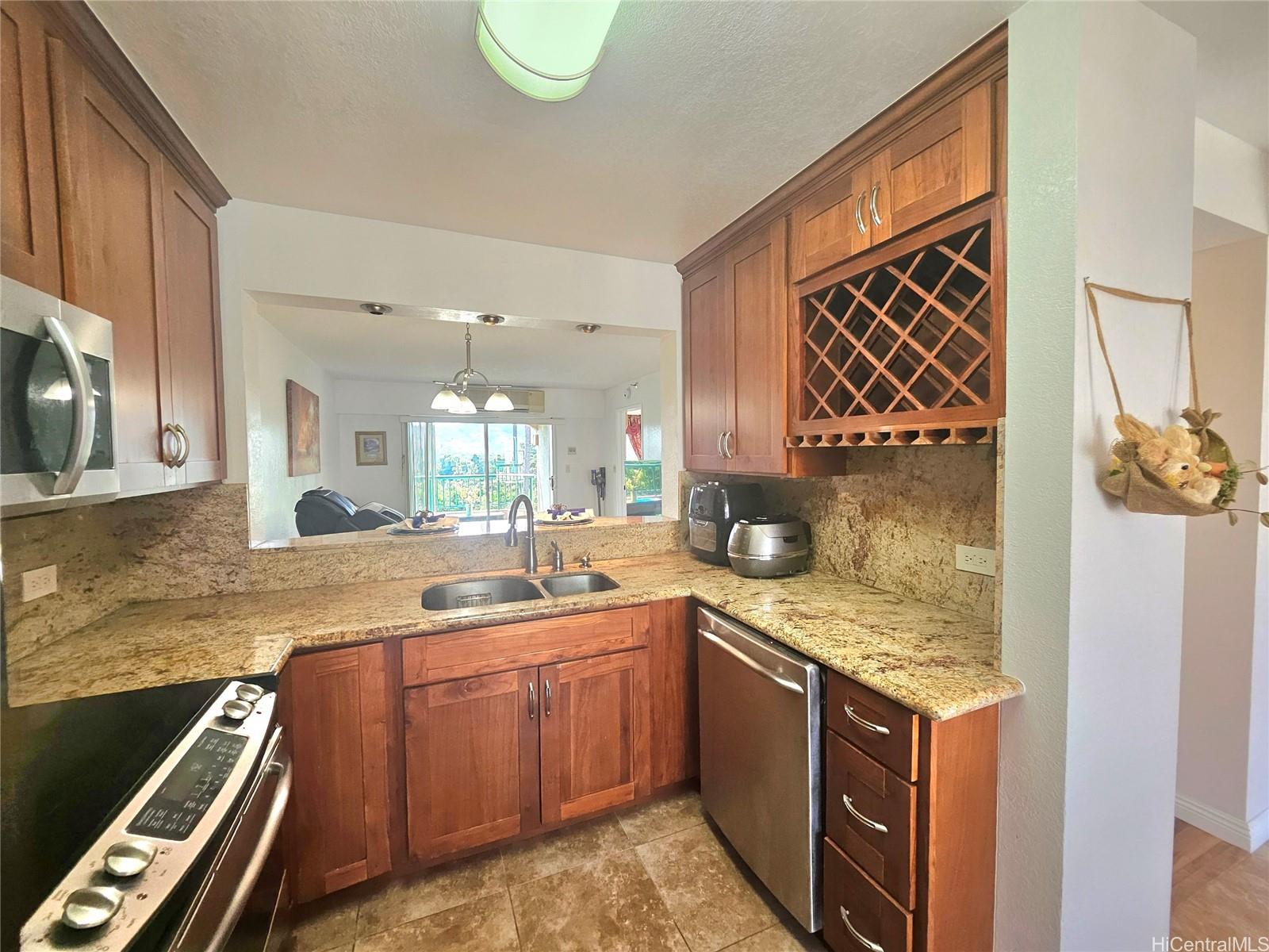 Country Club Village 3 condo # 316, Honolulu, Hawaii - photo 6 of 19