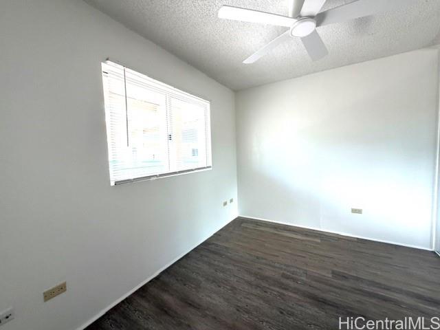 1090 Ala Napunani St Honolulu - Rental - photo 6 of 9