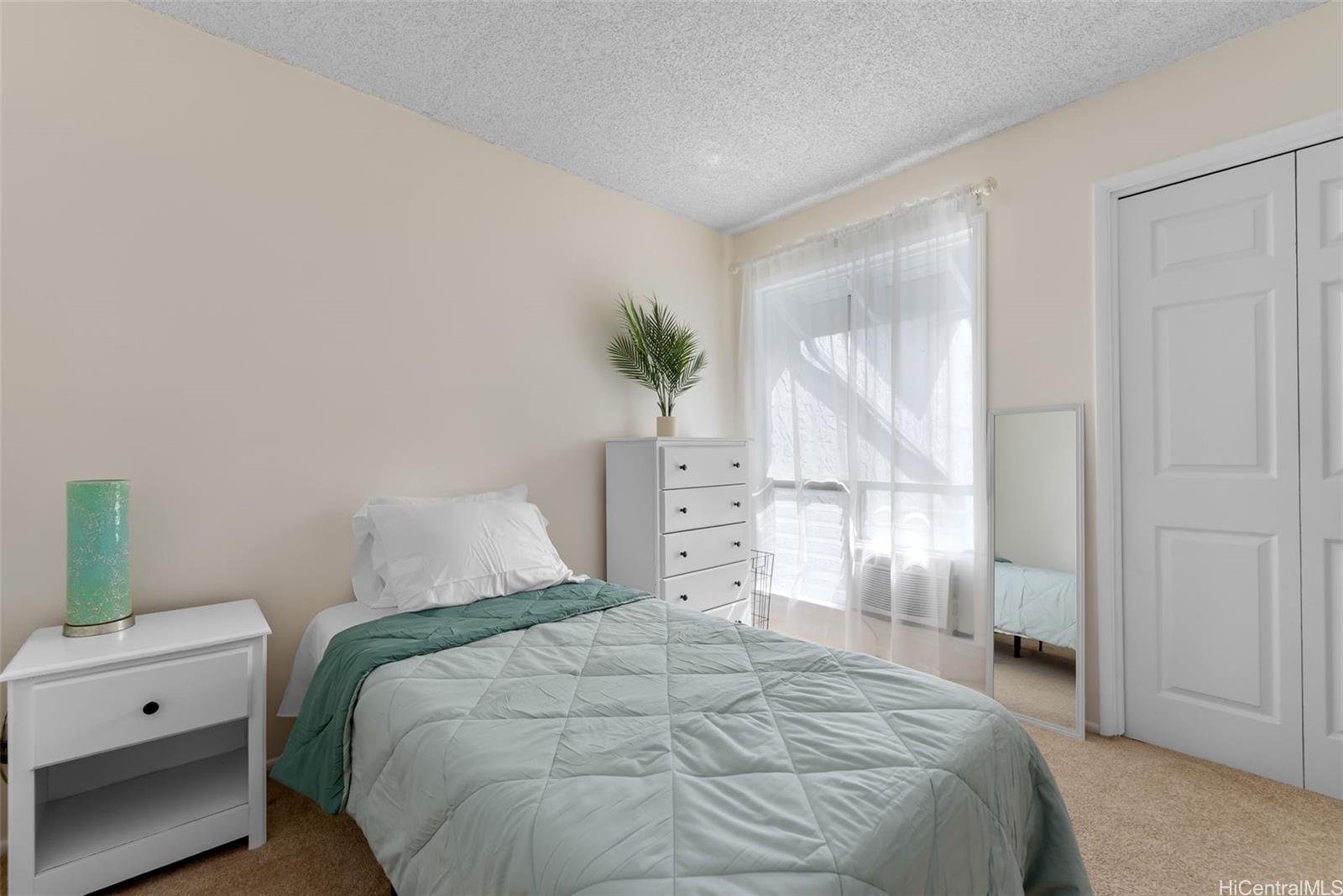 1090 Kumukumu Street townhouse # C, Honolulu, Hawaii - photo 13 of 19