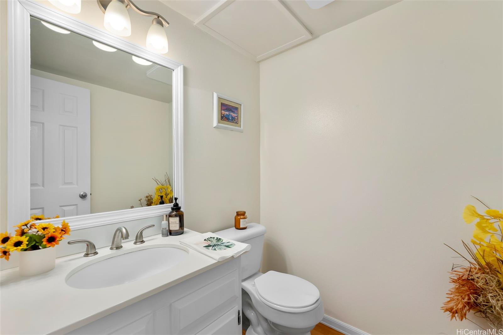 1090 Kumukumu Street townhouse # C, Honolulu, Hawaii - photo 8 of 19