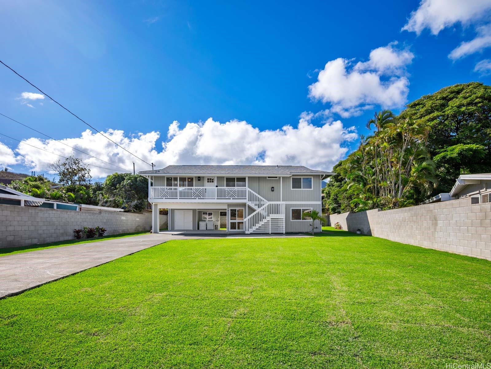 1091  Alahaki St Enchanted Lake, Kailua home - photo 4 of 10