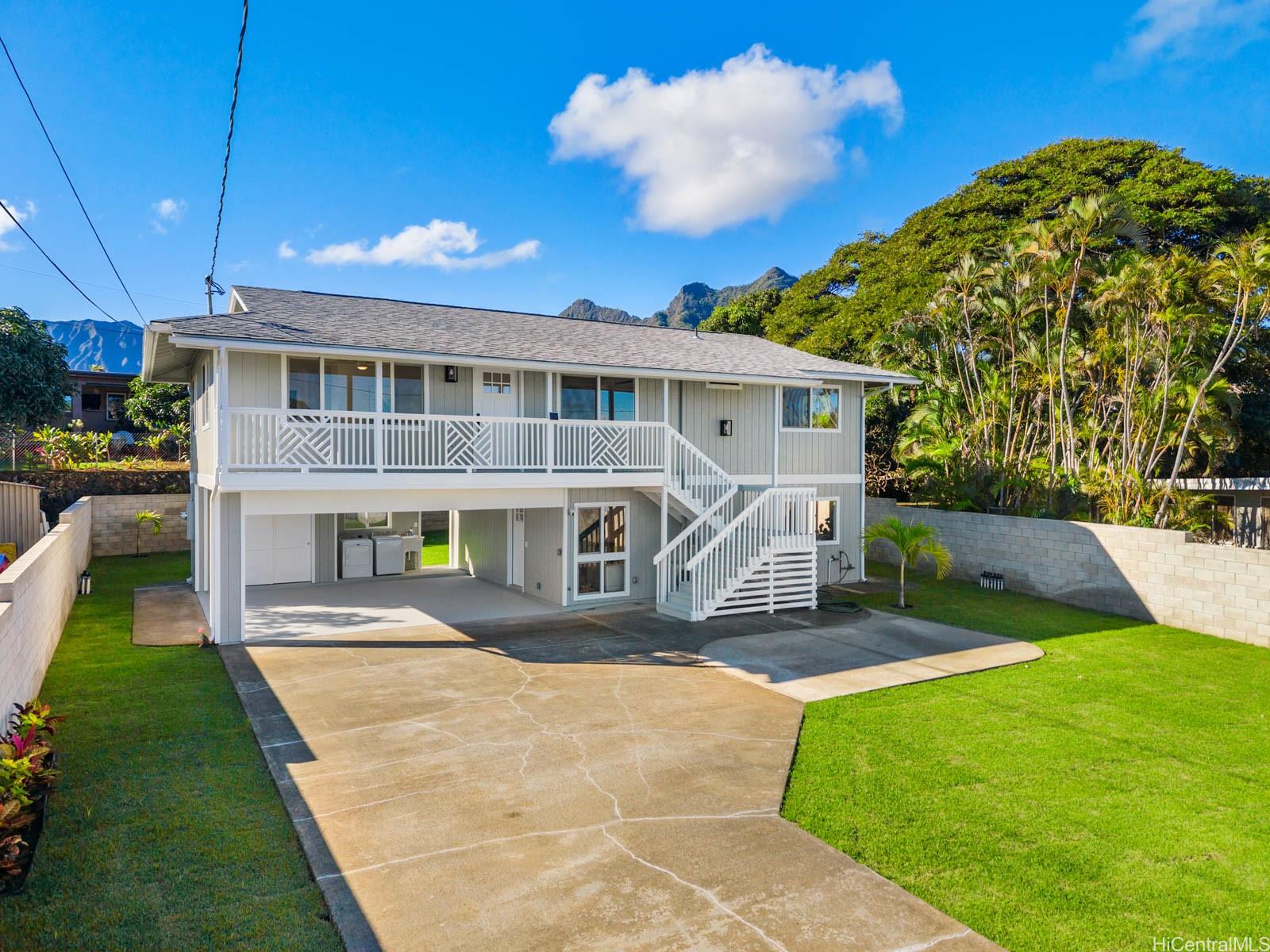 1091  Alahaki St Enchanted Lake, Kailua home - photo 5 of 10