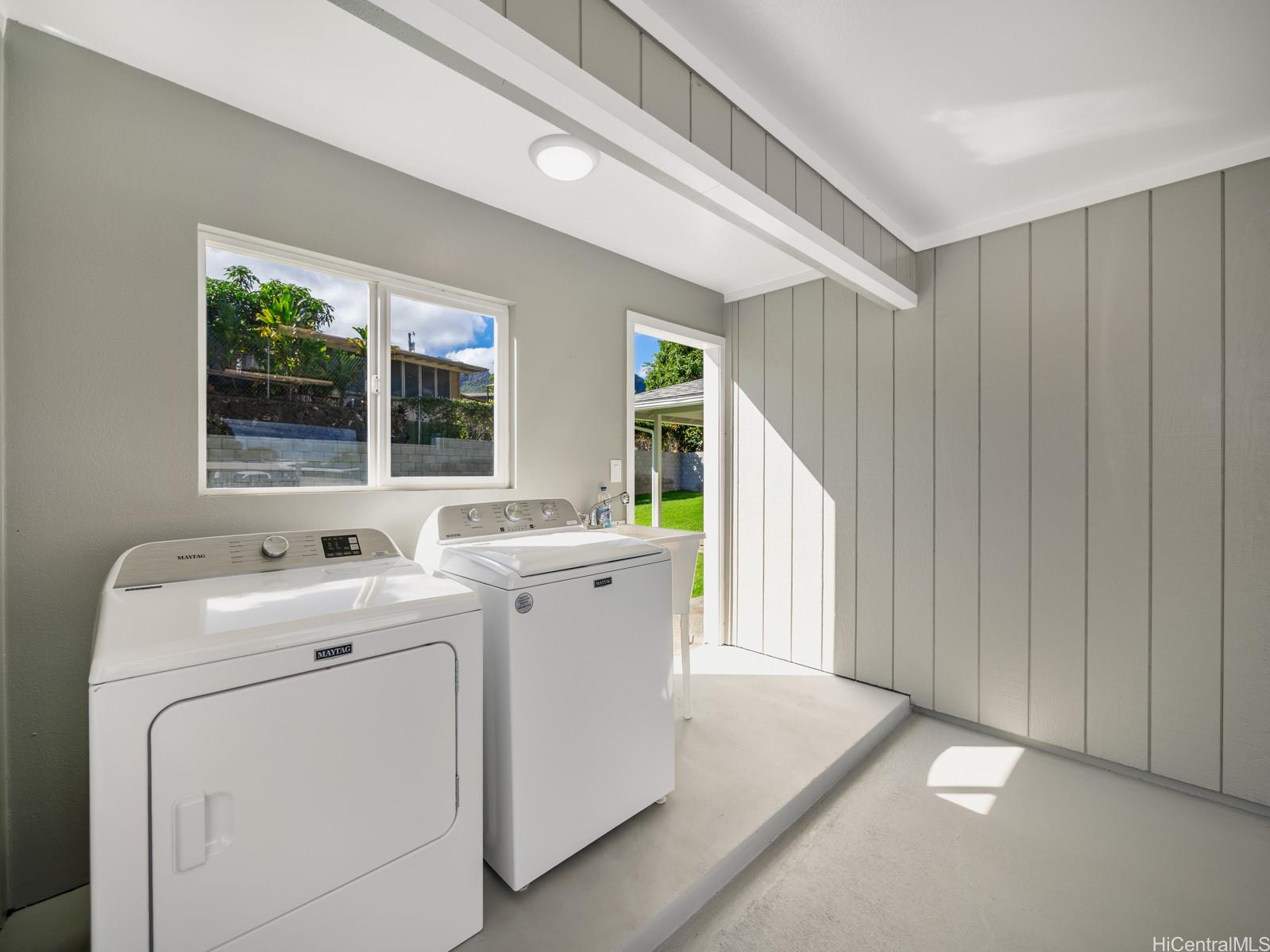1091  Alahaki St Enchanted Lake, Kailua home - photo 10 of 10