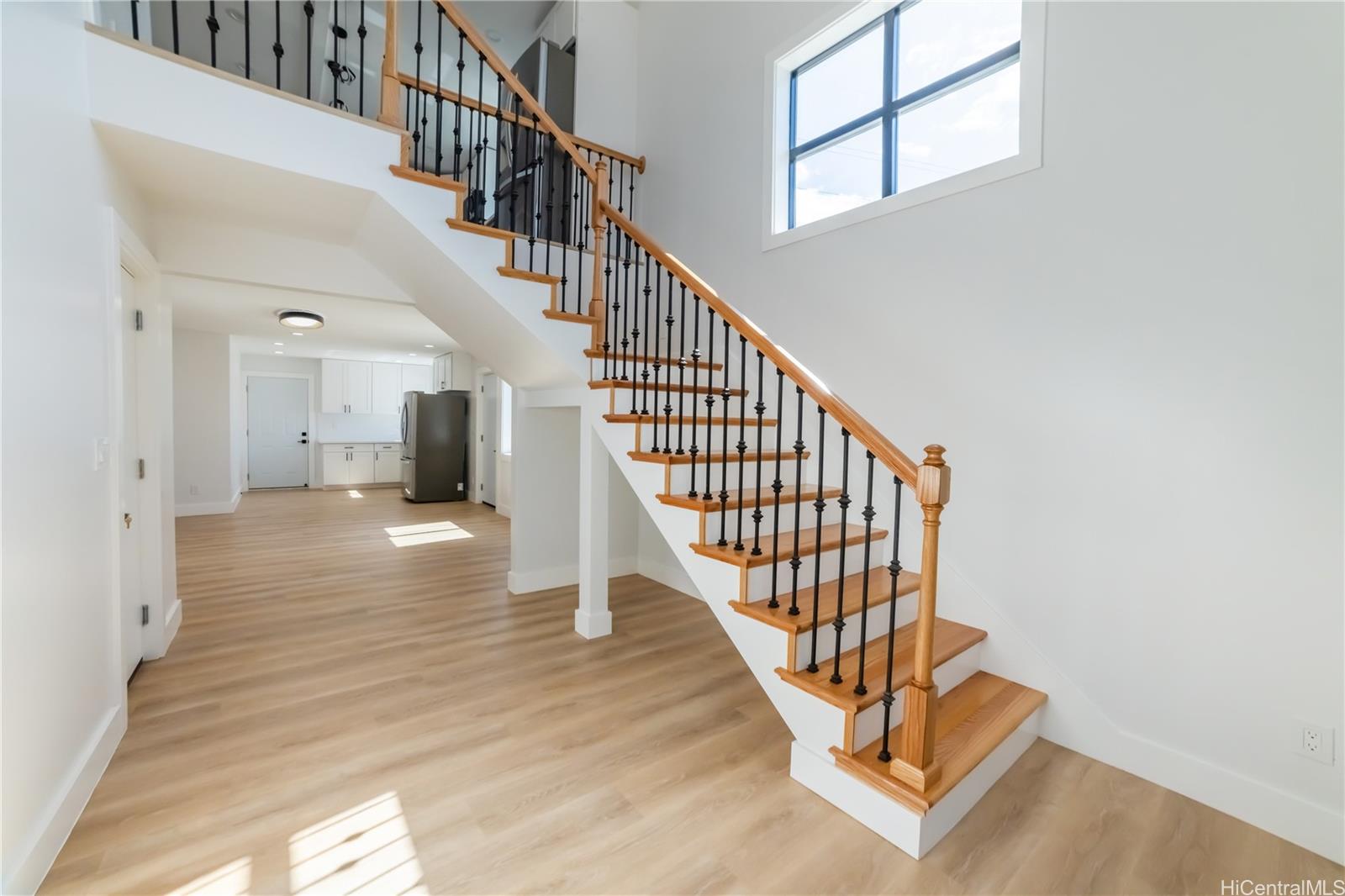 1091  Puu Alani Way Pearl City-upper, PearlCity home - photo 3 of 21