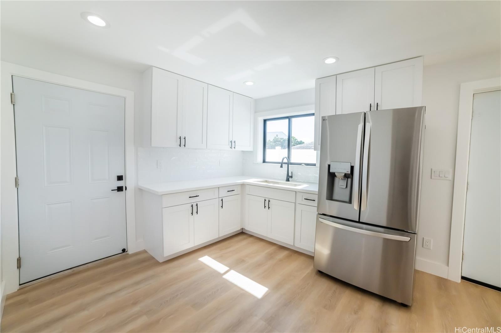 1091  Puu Alani Way Pearl City-upper, PearlCity home - photo 5 of 21