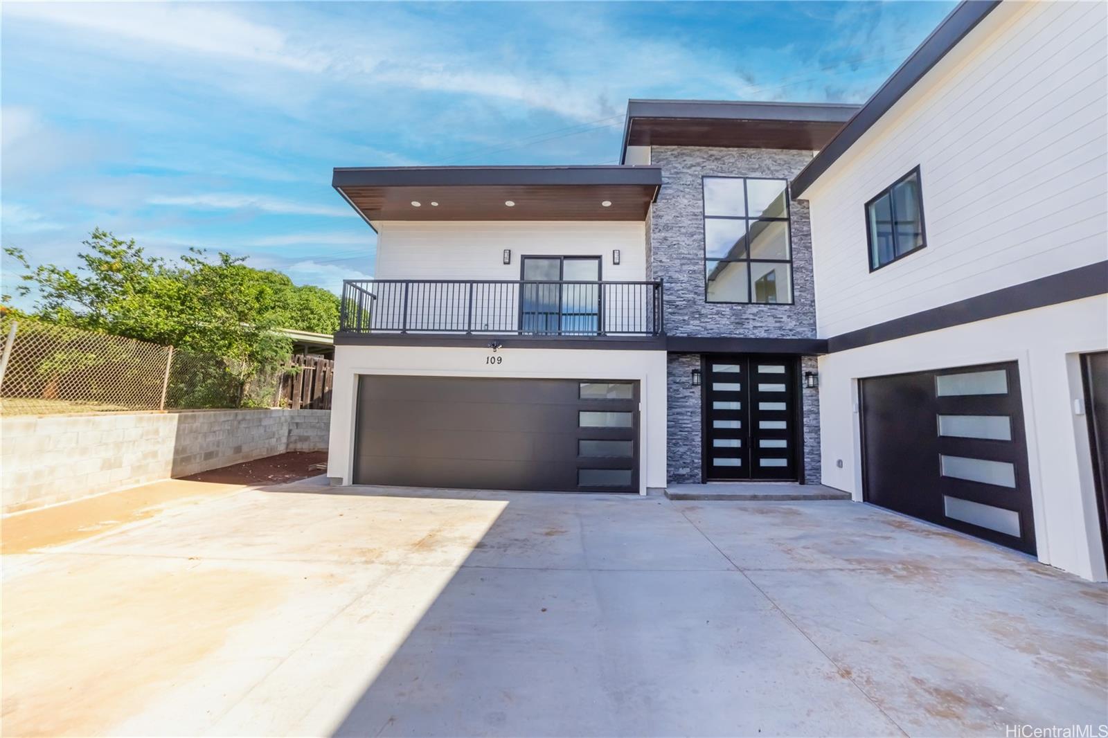 1091  Puu Alani Way Pearl City-upper, PearlCity home - photo 2 of 24