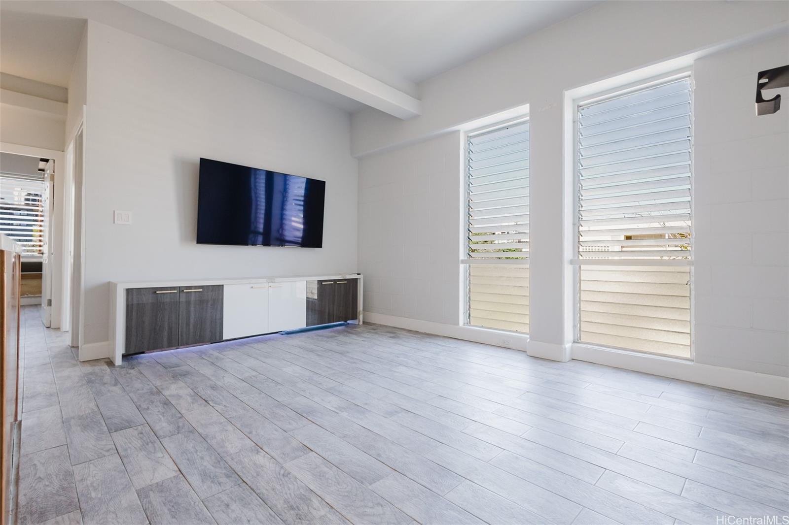 Beretania-Pensacola condo # 301, Honolulu, Hawaii - photo 5 of 20