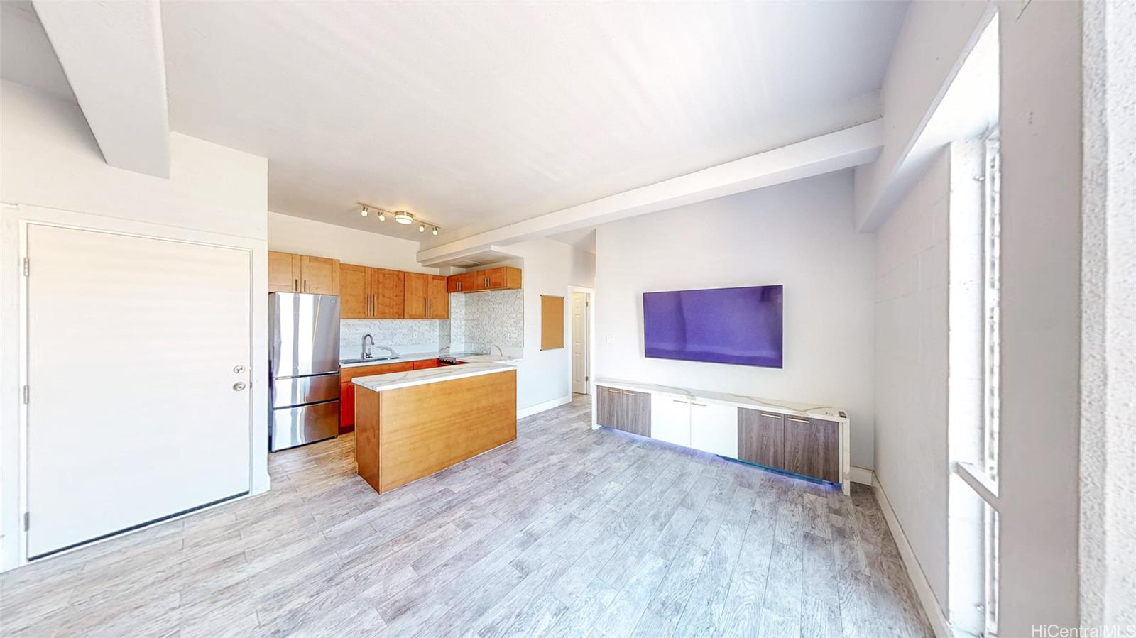 Beretania-Pensacola condo # 301, Honolulu, Hawaii - photo 2 of 20